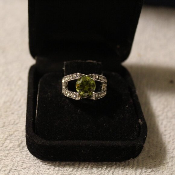 Ring  -032 - Picture 1 of 1